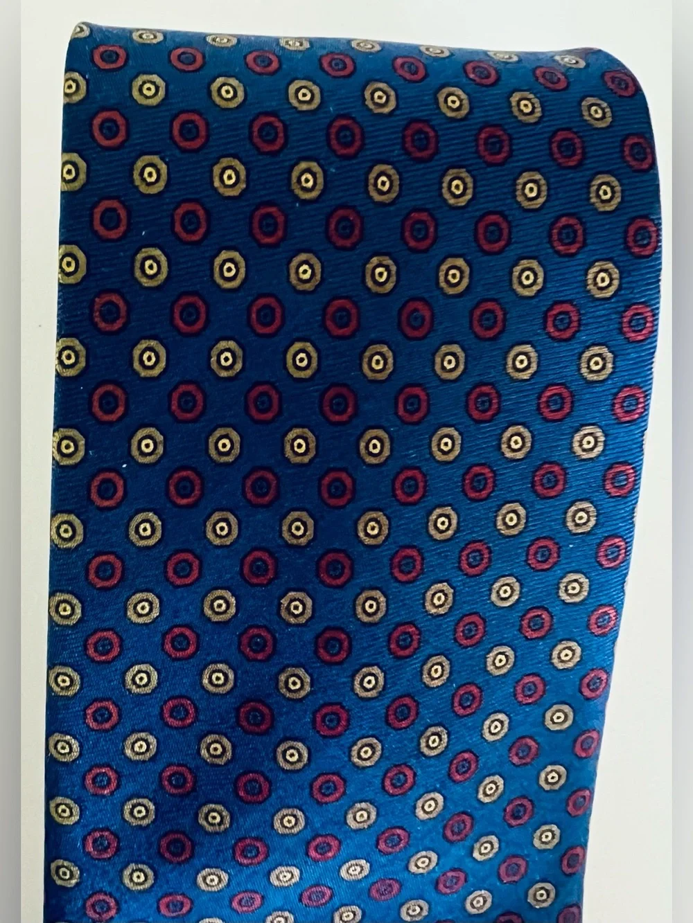 Elegant John Comfort London England 100% Silk Men,s Necktie, Blue, Red, Golden